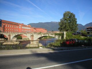 ponte_di_ingresso_a_luino_dalla_val_cuvia